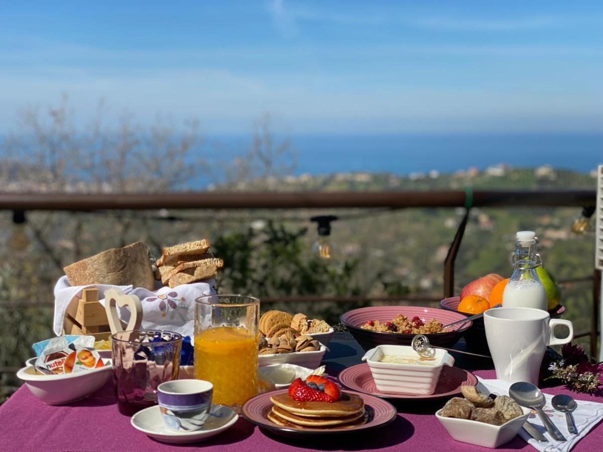 B&B Il Giardino Di Armida Ogliastro Cilento Exteriör bild